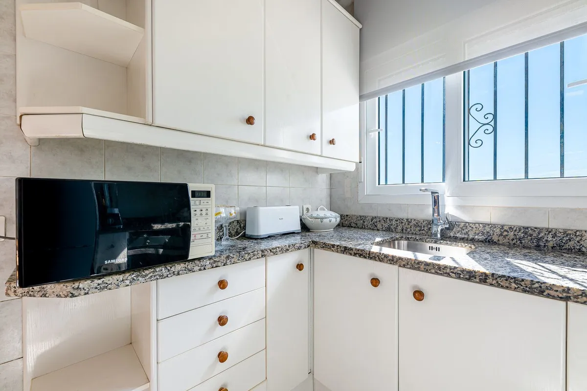 e41f0bc4-2998-4ef6-9d0b-9e4b62ebd0ee