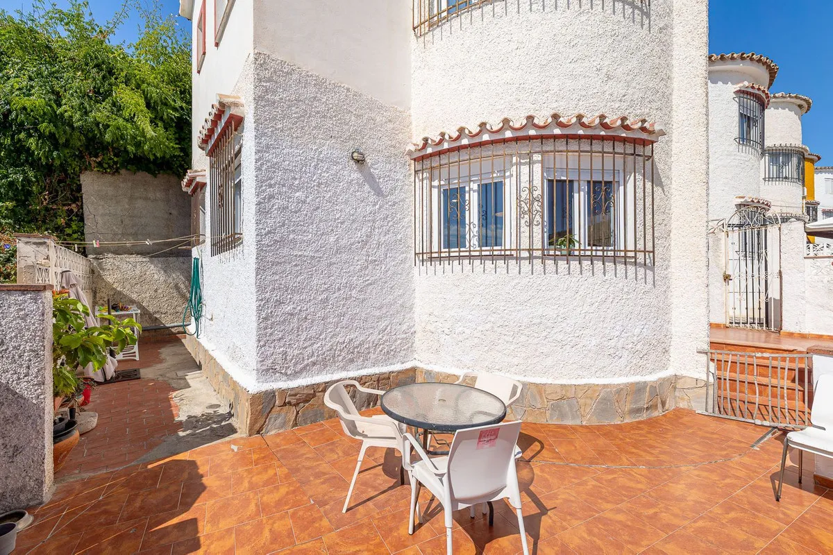 f0692e55-647d-46ff-8015-24da96a7a429