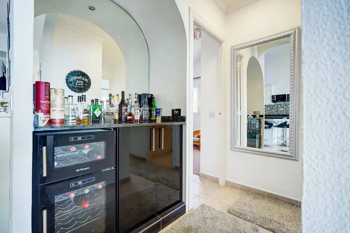 55ded058-5fbd-492d-8cd8-46b60bb5eb67