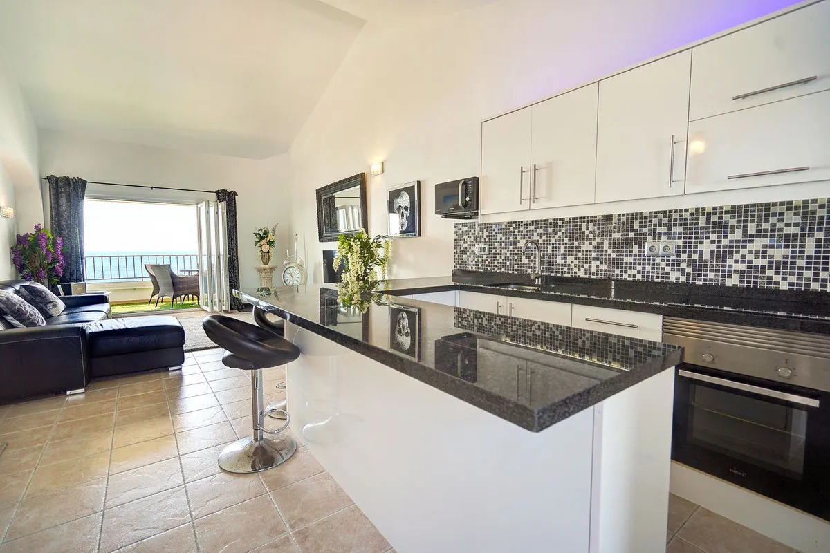 b5c733cd-b927-4129-898e-ac4b9059c082