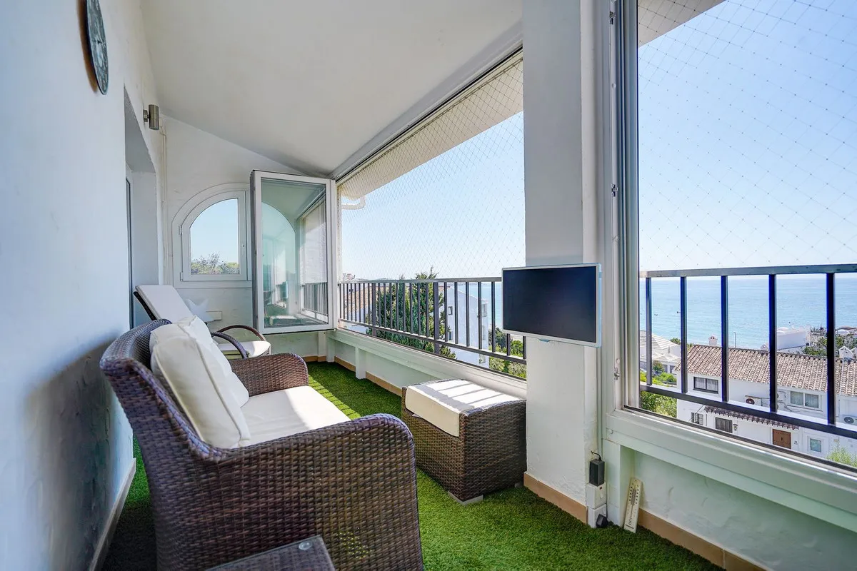 c21ef17c-a9a7-4b1e-97de-b00874b6c18a