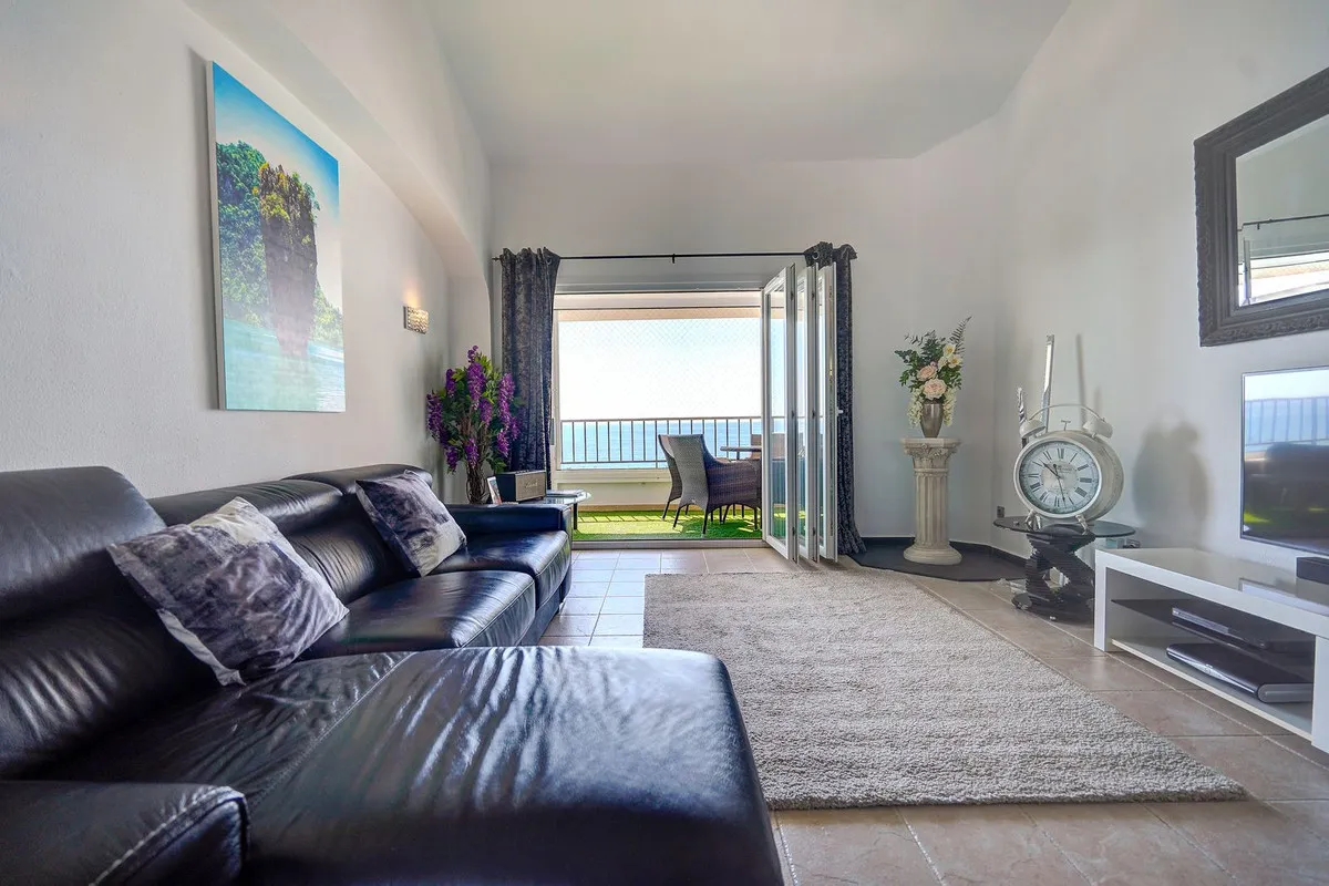 d47a5327-c24c-4724-b8d3-1f8d56438936