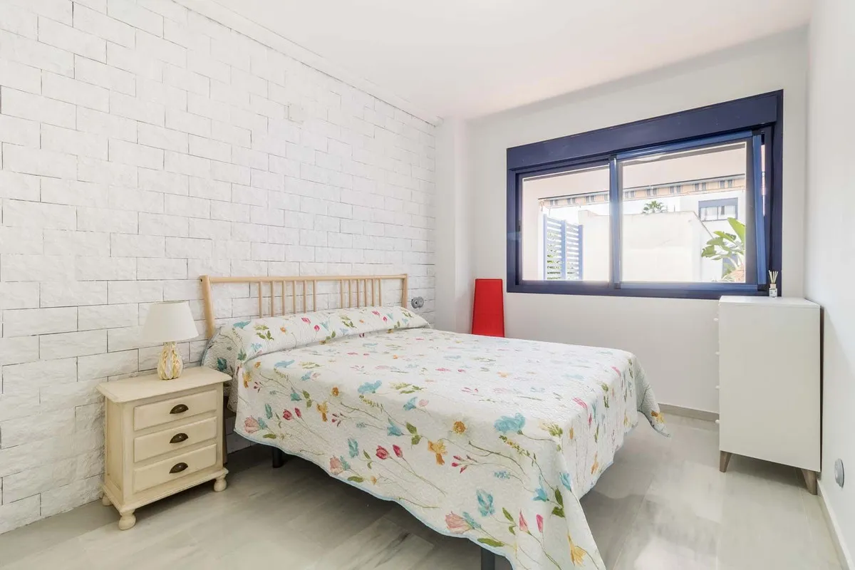 751111c2-3bb8-4740-ba65-f95767eb2980