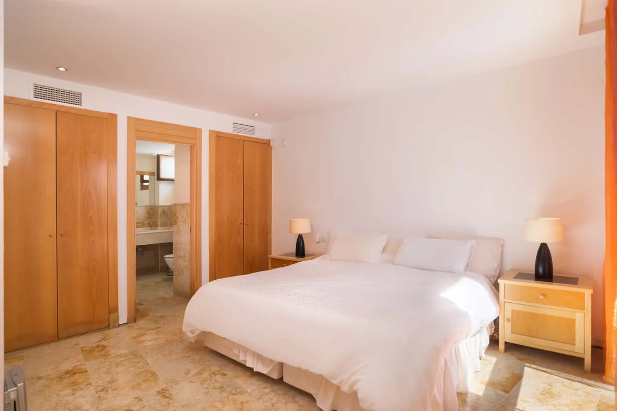 0aca56b8-da32-4e66-b341-f983c8f8b05d