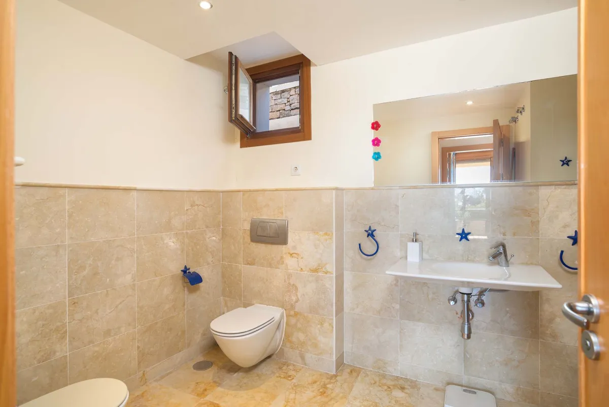 f122f602-423d-4e38-aa60-802e3ae6c366