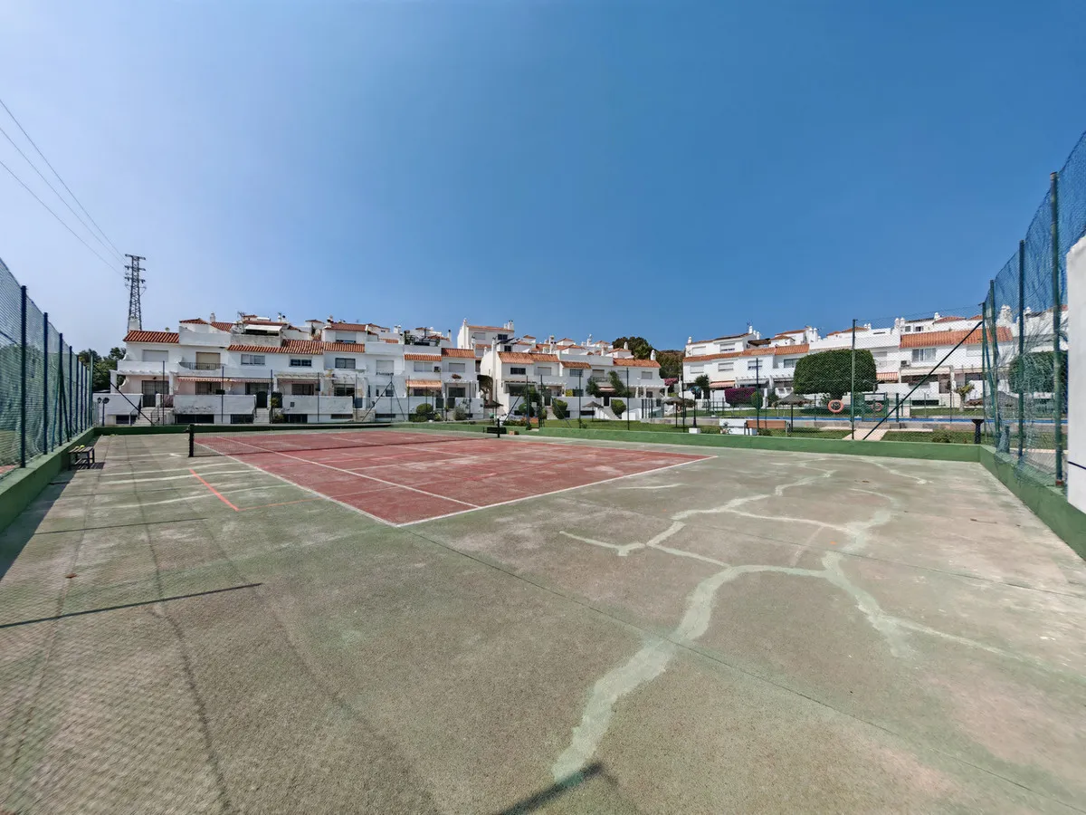 e2a62b60-3aa7-4c28-8a28-5587e9e4d347