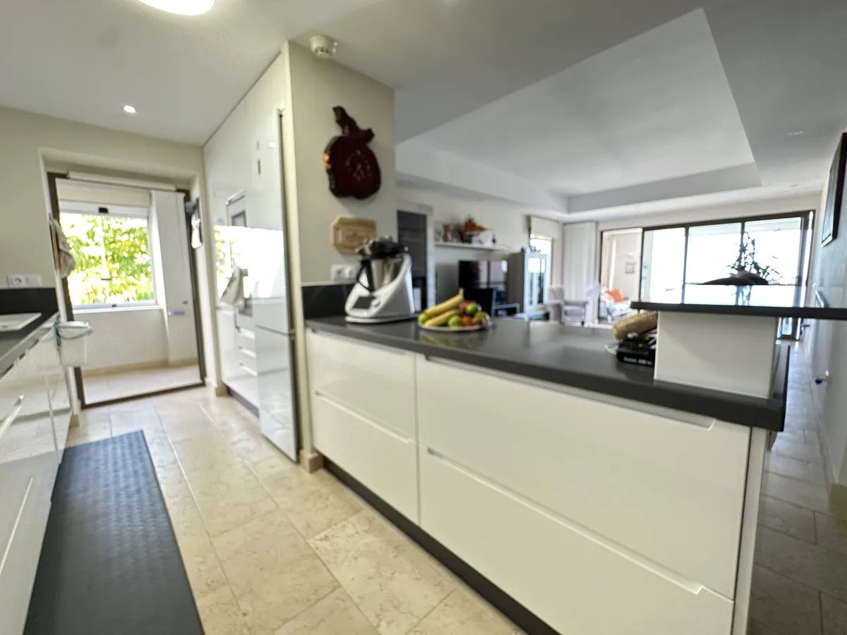 e8707f4b-a048-41e6-bca3-dd4e0c709f38