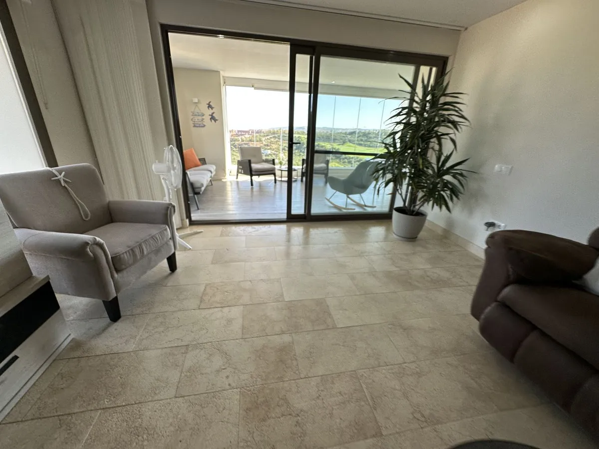 f156b9c6-0e21-4ef9-9739-c894dc4472dc