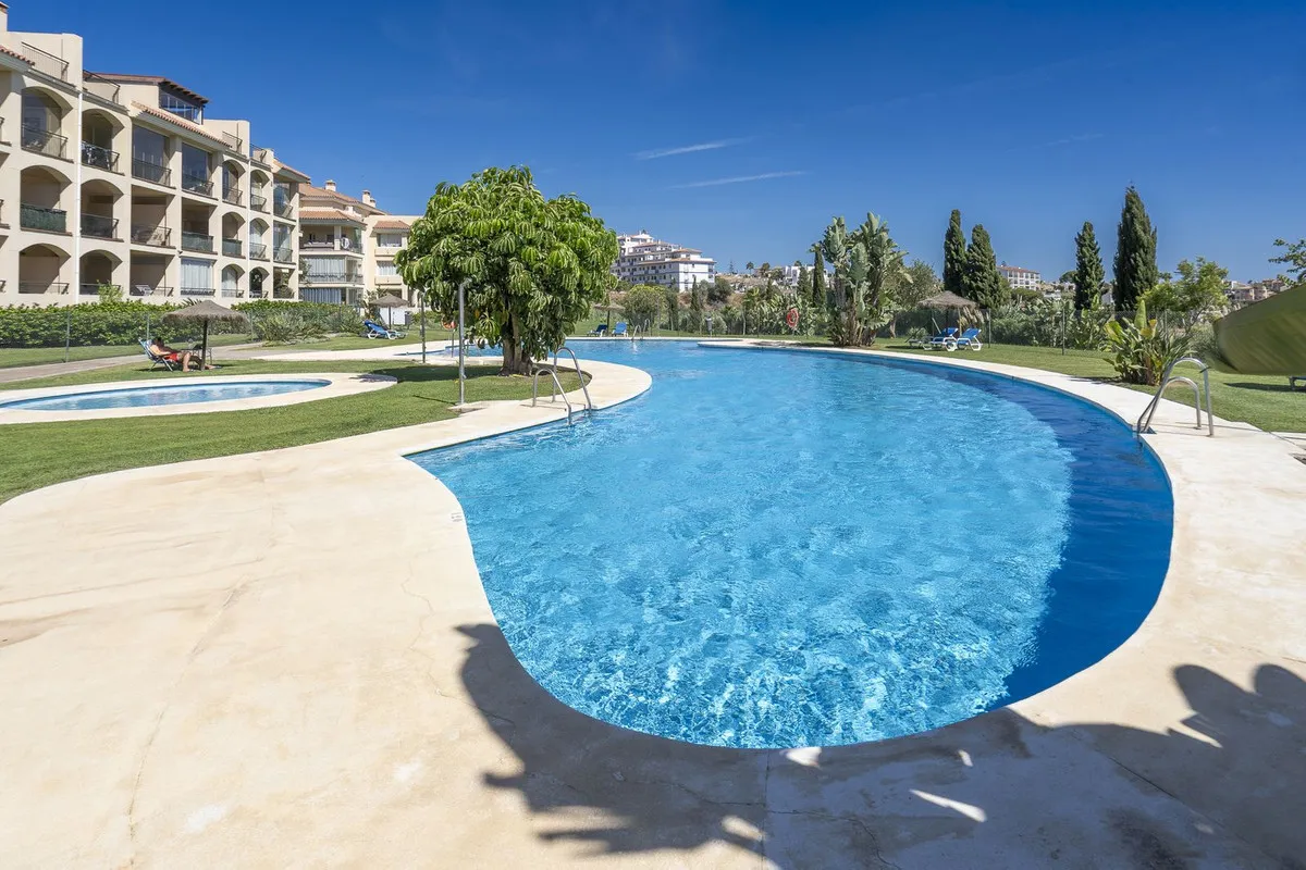 a4160cbb-6fbc-435a-b09d-9f6ae1521dc1