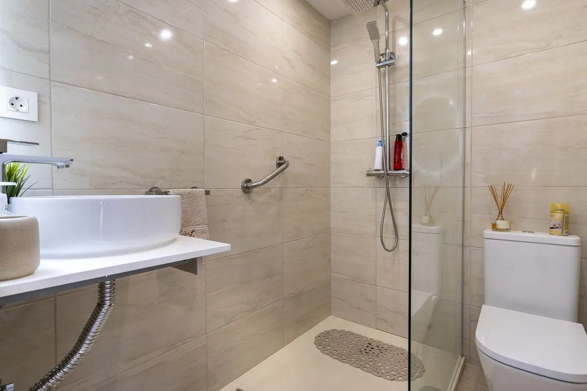 f4b5ac69-97fd-4fec-bab6-5b61e9a1bdfd