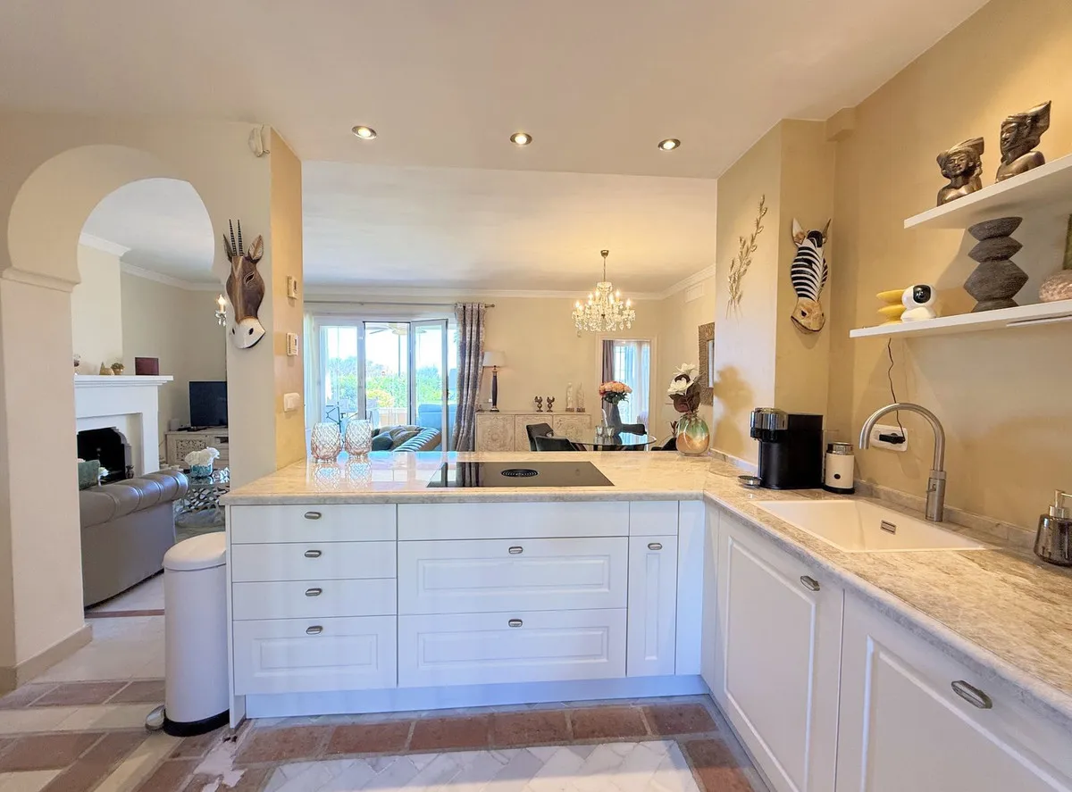 4f36f351-9b67-4e70-9418-3c1cd242110d