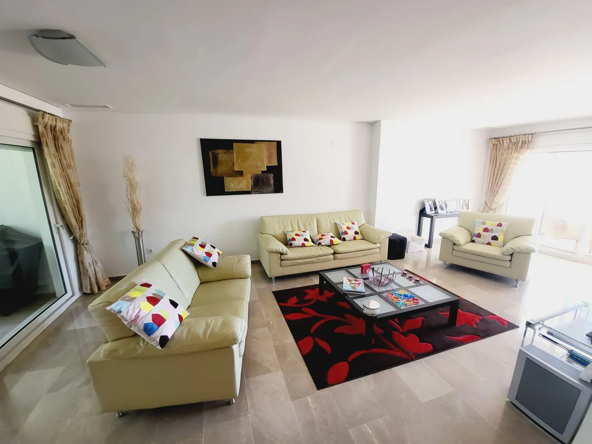 4c6b543d-0f27-4a61-aaa0-8d523e2bf4ad