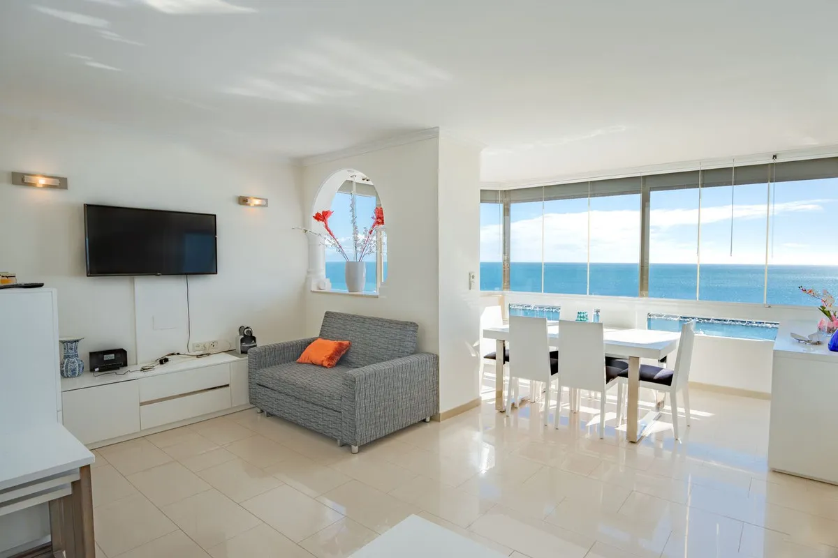 24598896-5192-419d-b0c8-b745935ae5de