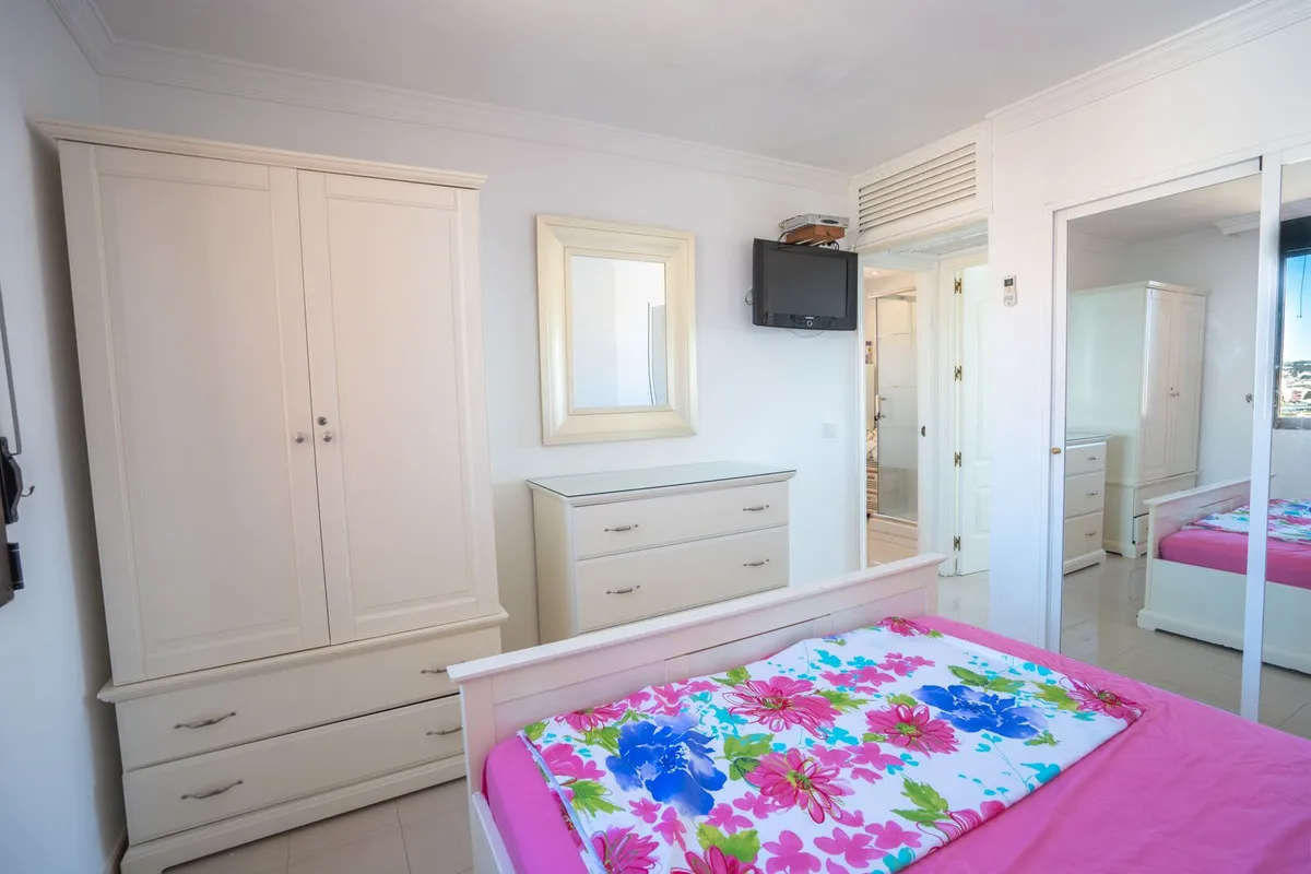 6863e454-34d2-4a62-8bbd-e4b792ebb70e