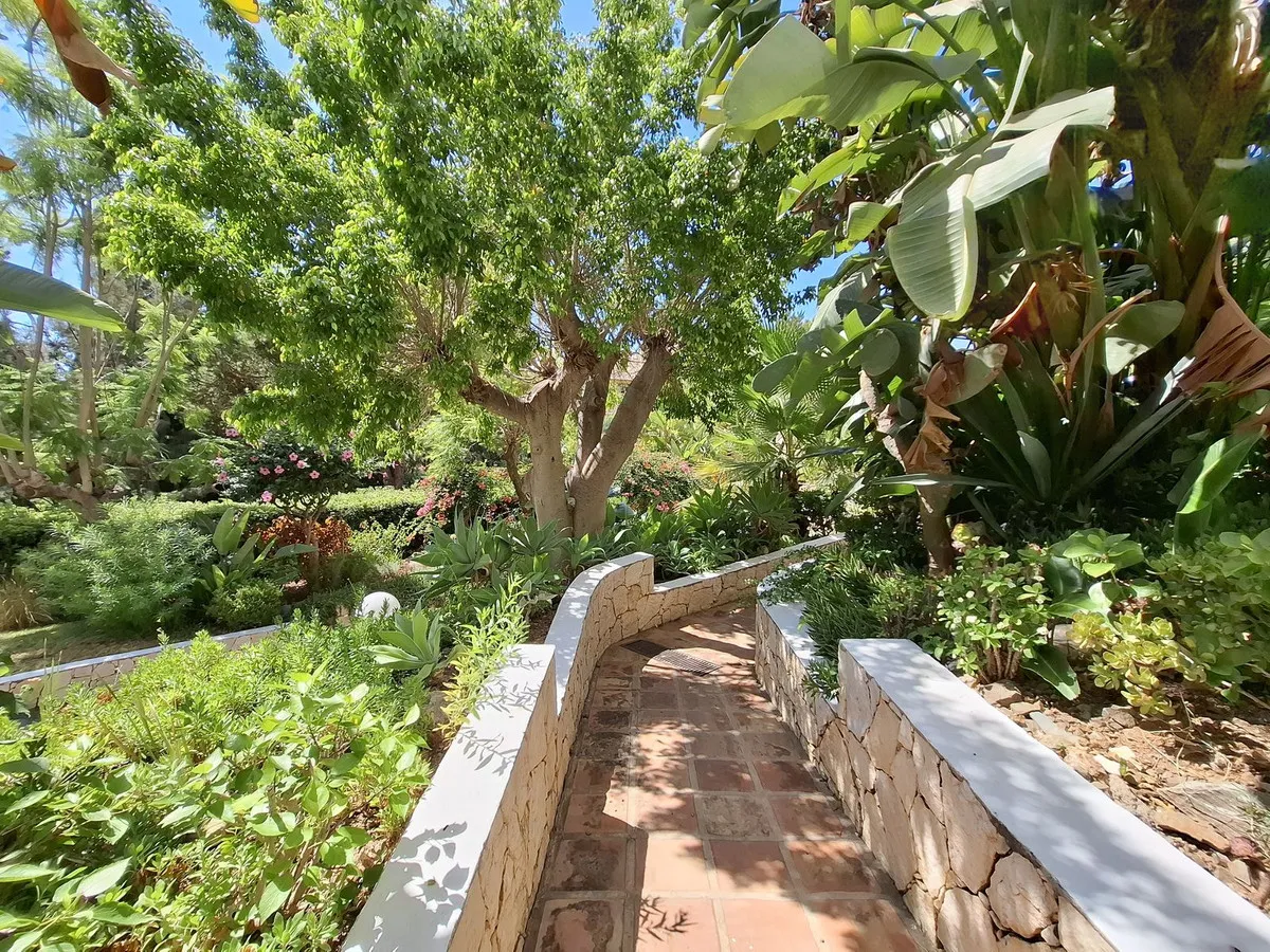 0a11f86d-e6f2-41fc-b67a-3fbbb63071d1