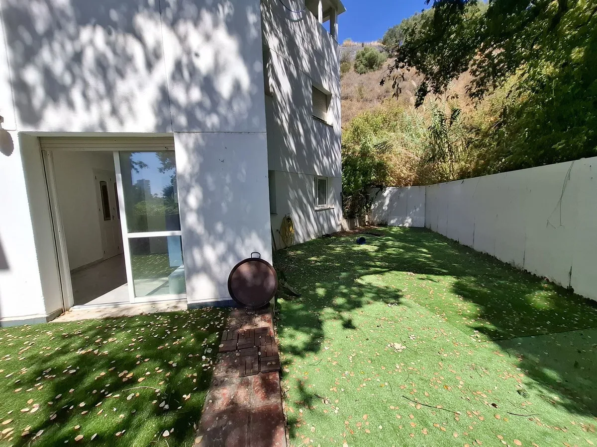 25fcc082-caac-4844-b16b-6daa1e600639