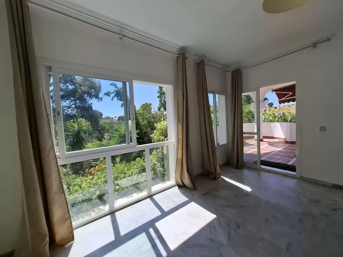 6b893f0e-279d-40e2-876b-09b49604fdc8