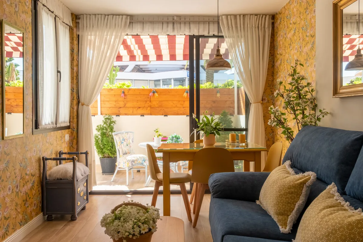 72e93124-5dc7-4b4b-84b0-7cb96e5f0245