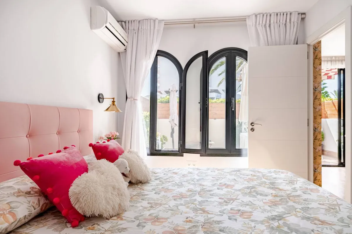 8fe294d5-d34c-4930-87bd-81abee1631b1