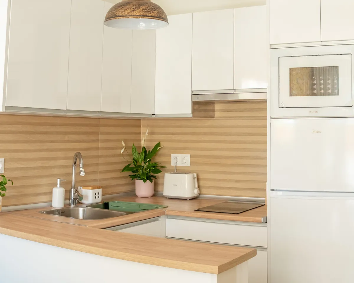 ba815162-d7a4-4cec-a4c8-0b74800132ea