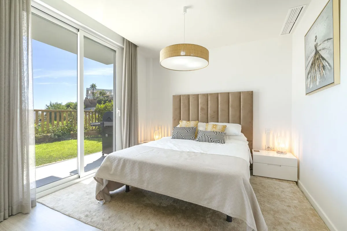 63d9fc8c-65c9-4f87-8c2d-850b5c18b4f3