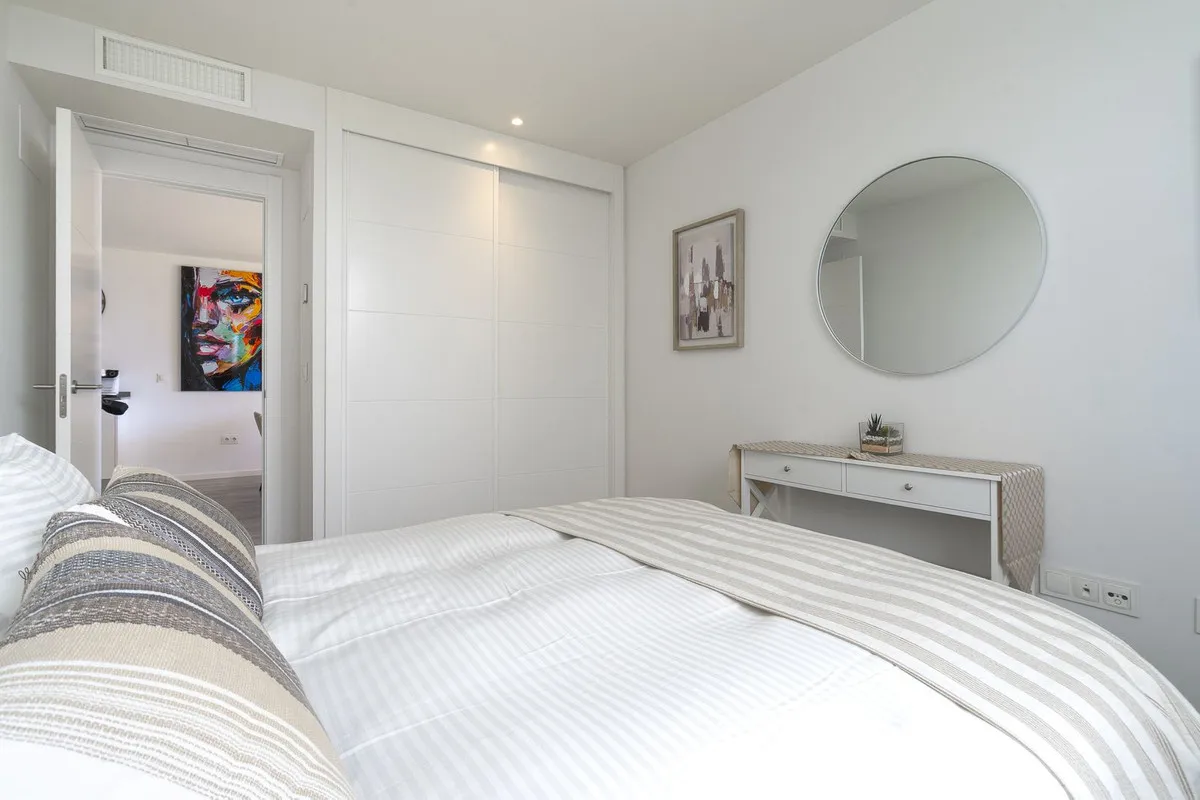 ca038455-0337-4005-bfb4-fac283fb0903