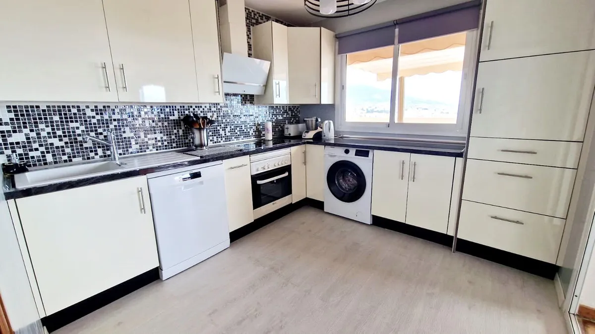 1e1ddc6e-f0b7-47bb-aaae-c2773a3d7b08