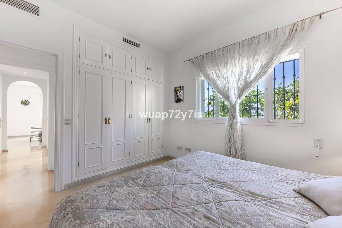 3e3c0785-8106-403f-ad37-f5336f1da84a