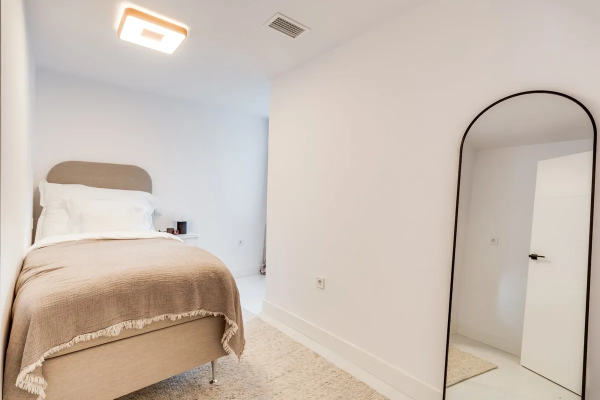 5b27e5b7-bfa7-40d4-807c-2e15c0f6c5fc