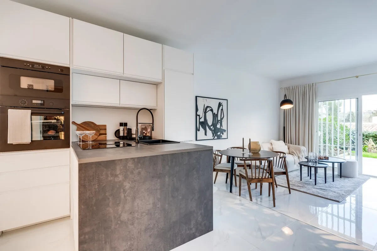 abe33004-ad5d-4255-b5b7-37b1885912bc