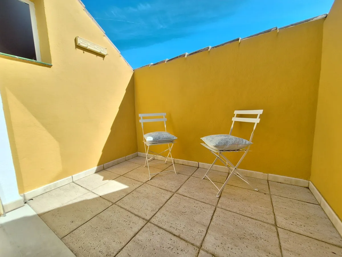 240ea9e1-a394-40d4-b7d2-34964225048e