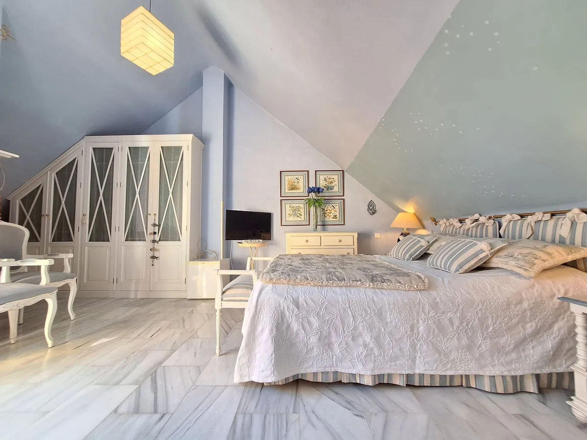 8fb3318a-ab52-415b-b9bd-e73f3546e66d