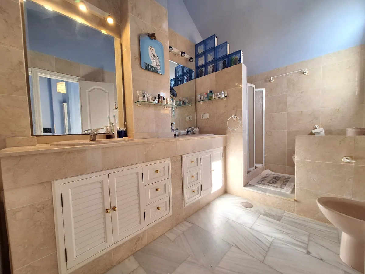 c4fa1cd4-3e21-45d1-89f0-de57b1138c2a