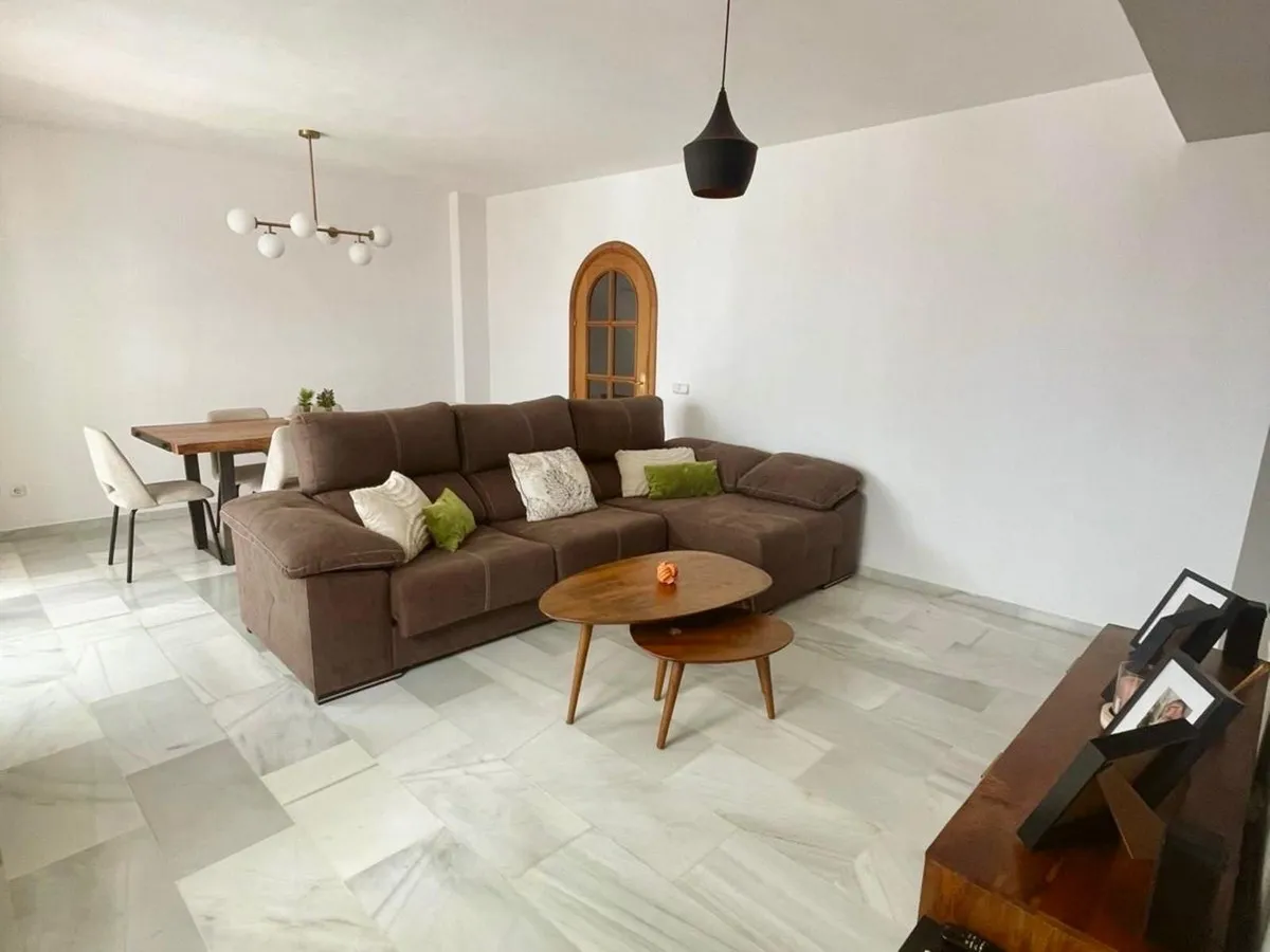 dc8c7030-cdcf-4eba-8cb8-8a2532934f79