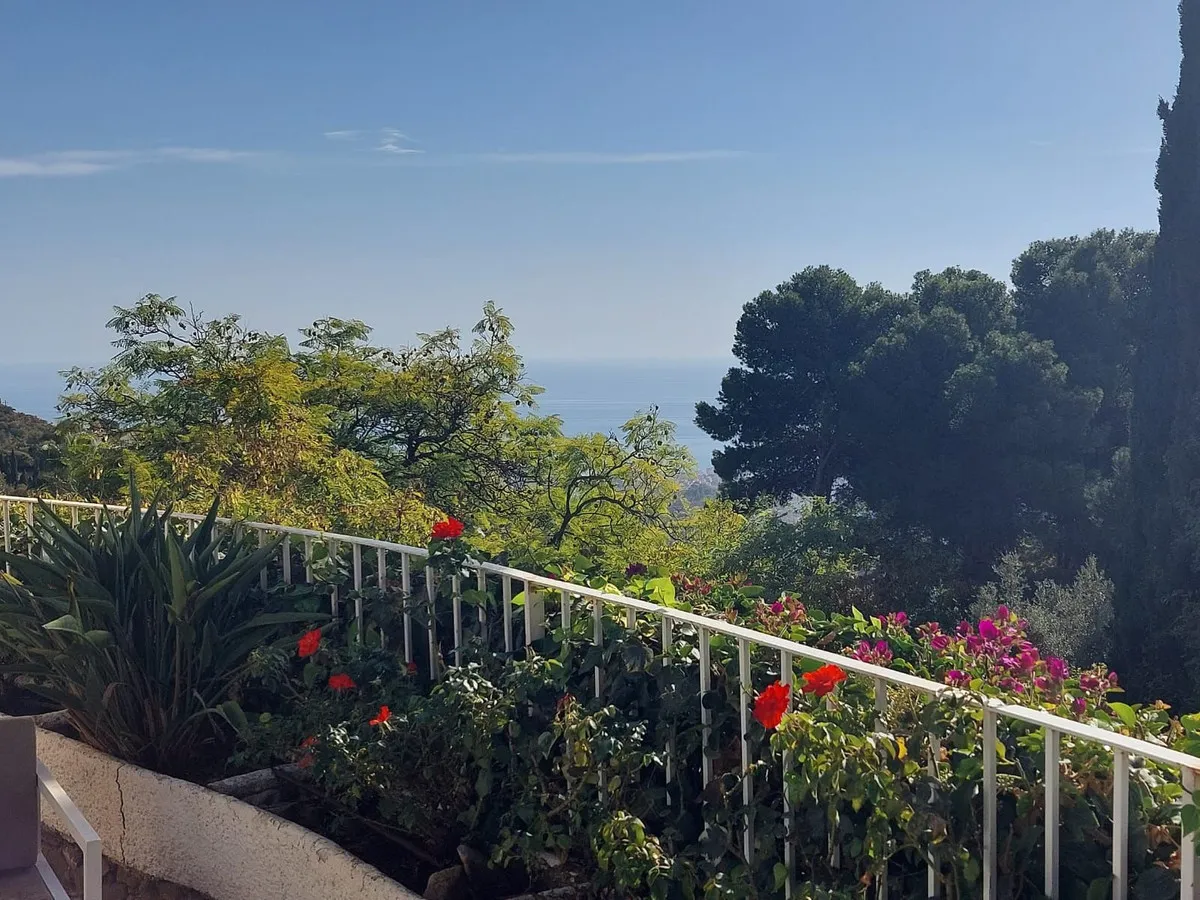 3ba827ec-94e4-4a61-83bc-b339cd039732