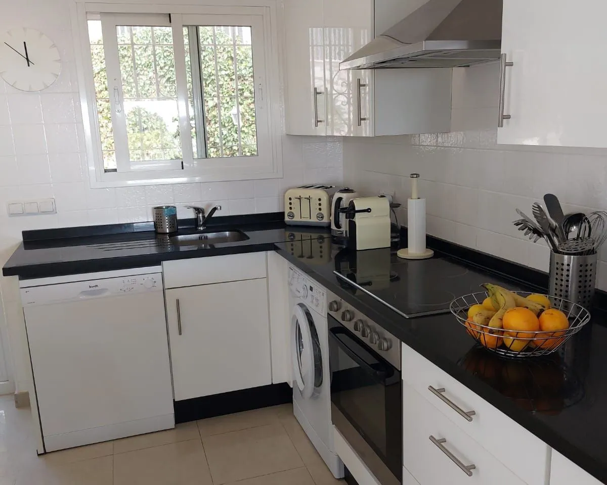 925d31f2-626c-42ad-a531-f80e68940a33