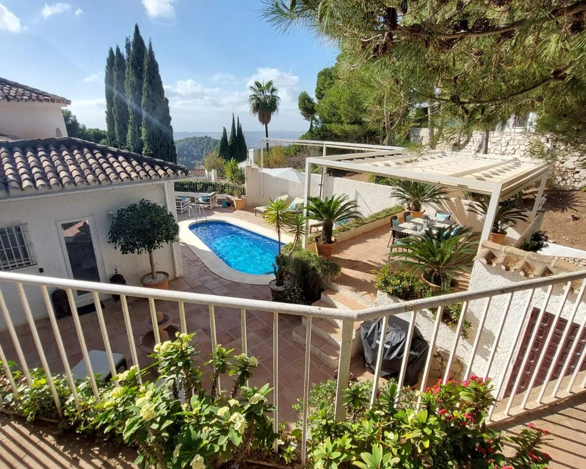 e1d58a96-2247-4791-a962-e3c4d57db251