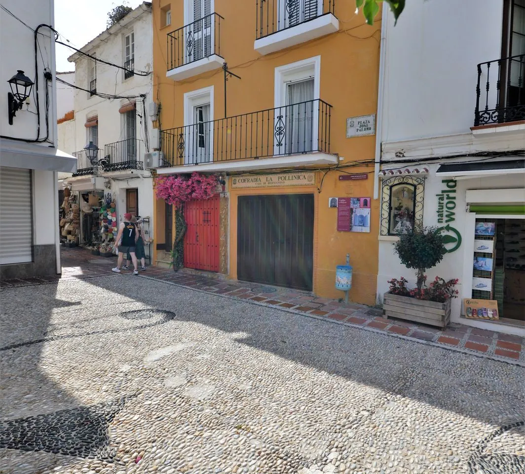 c312b946-1e6d-40fb-b633-718d035d2fb7