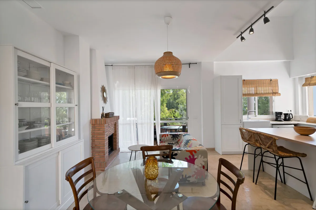 00c57d82-d5cc-406f-be99-3f137e61fe23