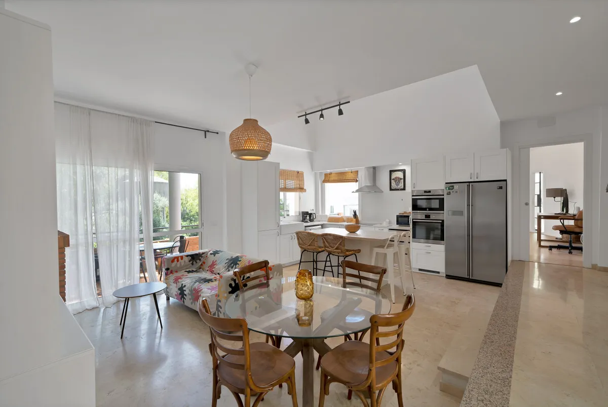 6df29540-afa3-41cf-809b-bc29c547340e