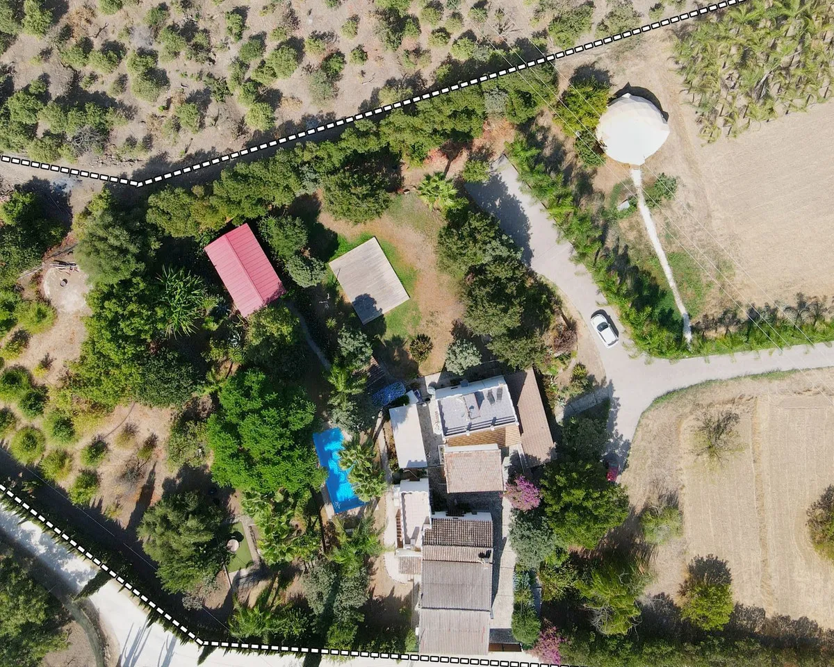 174b21c6-f0fd-4818-b824-05ba8b483344