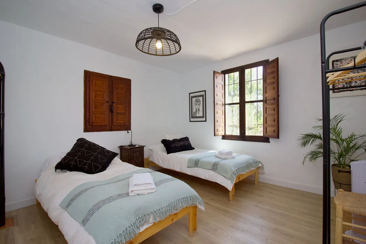 c5e9ccbe-cbaa-476d-b7a5-12dfbd487bd0