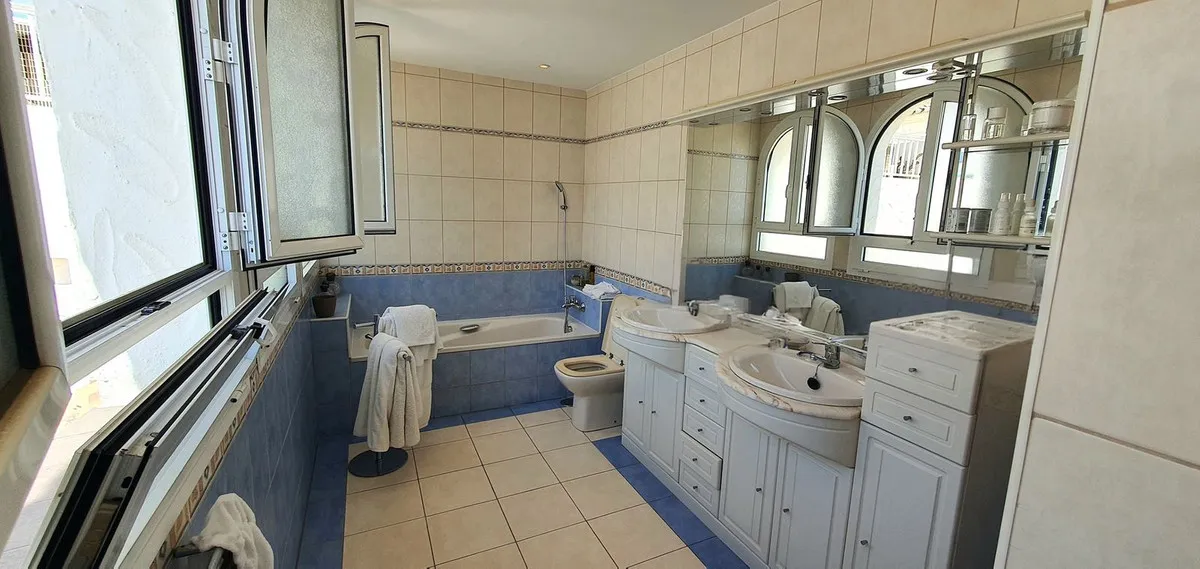 890c9dff-a198-4cbf-9d83-781d050babec