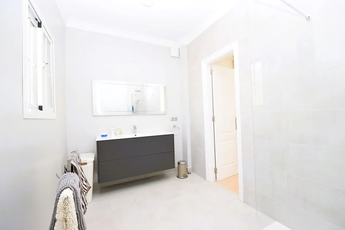 5c33a68f-9f80-4d84-b4bd-4ed2bf1c515b