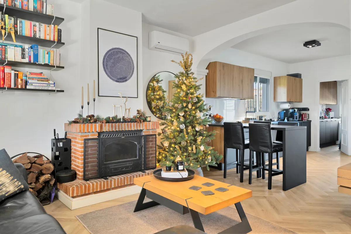 afda7b95-4622-47dc-98dd-e1bf785c7276