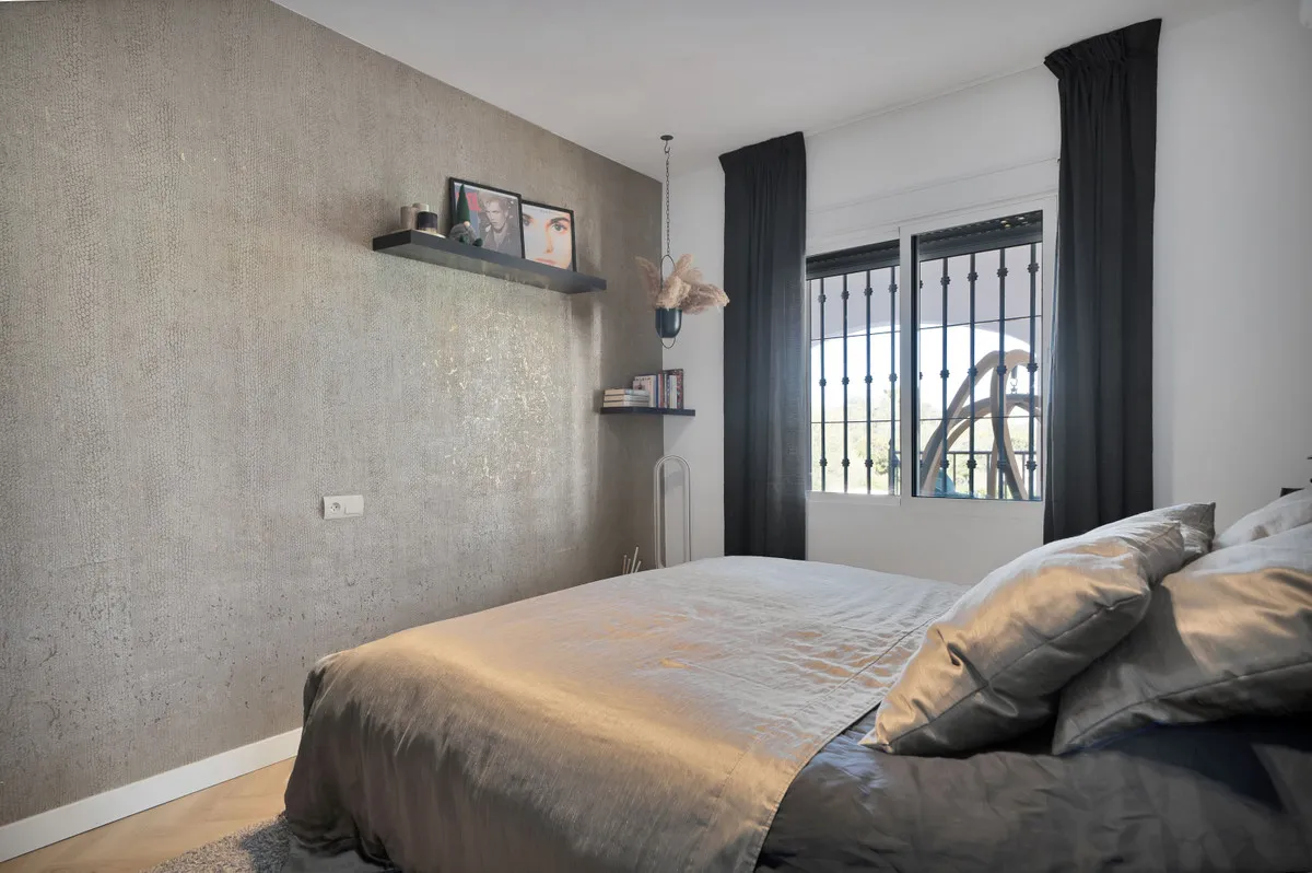 be3e7de3-ba9a-4e67-879a-041bd83b44fa