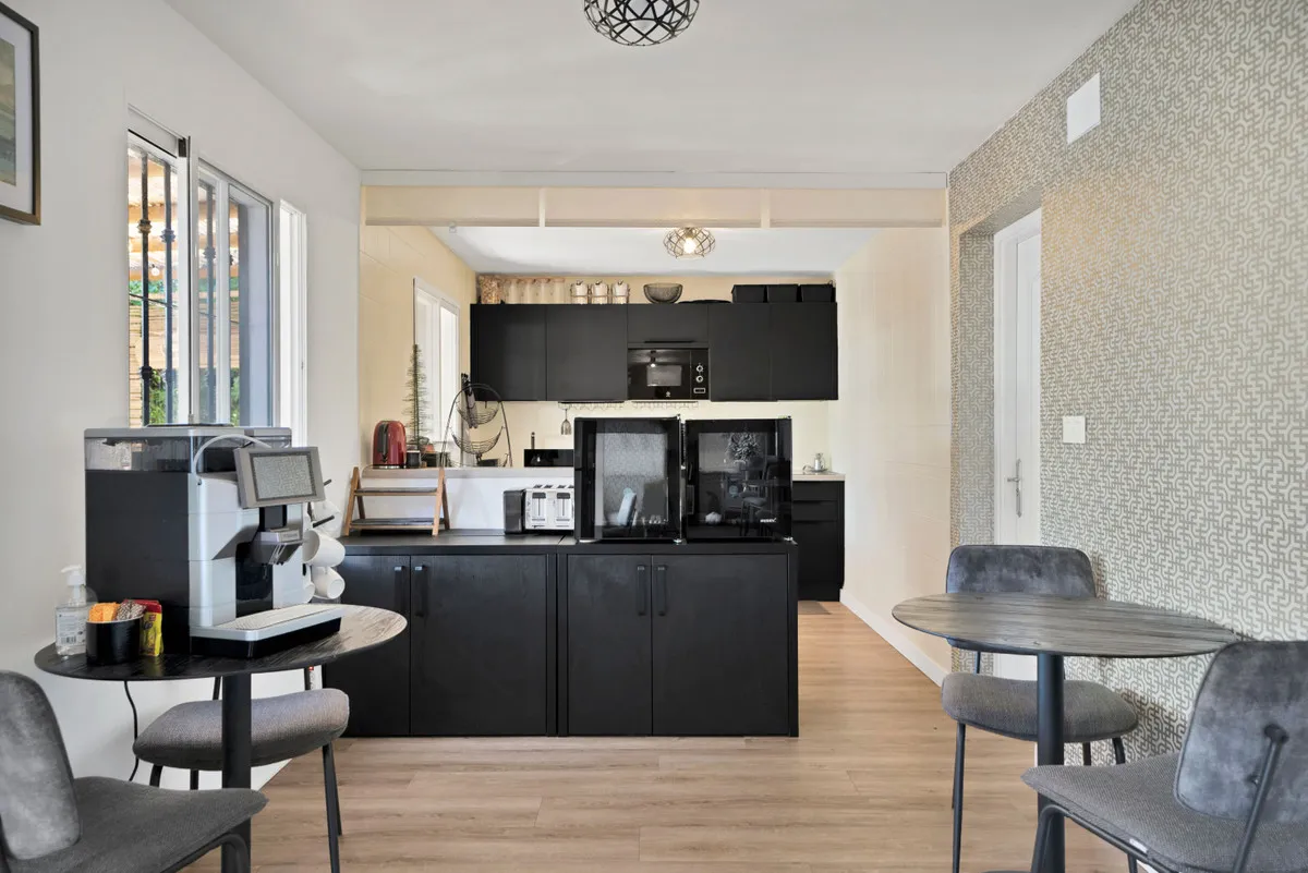 c60de5f8-166a-4991-a11c-d3b769c8b0bc