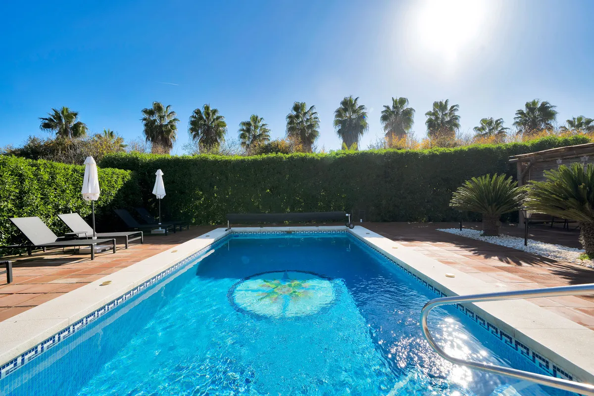 e24de810-a739-4989-ae05-3a8c07232935