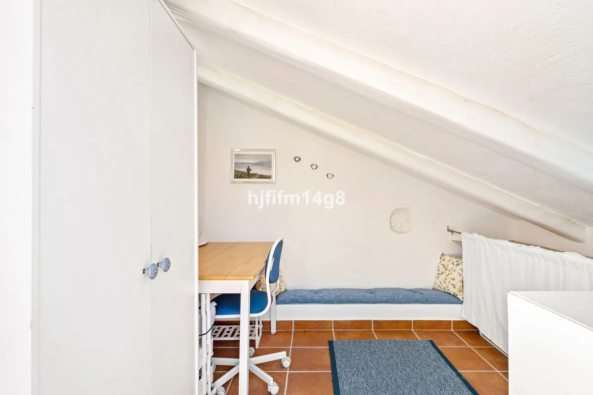 b48207da-fee9-4043-a5e6-8faa483b69c3