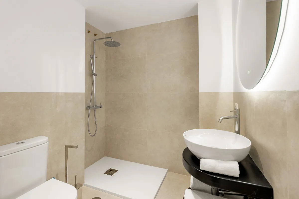 70222260-20c1-4cb5-b08d-02bc102c96e6